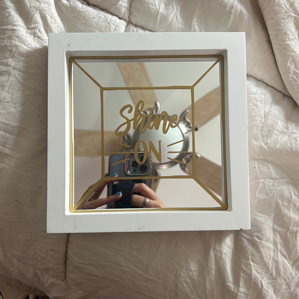 A shine on wall decor